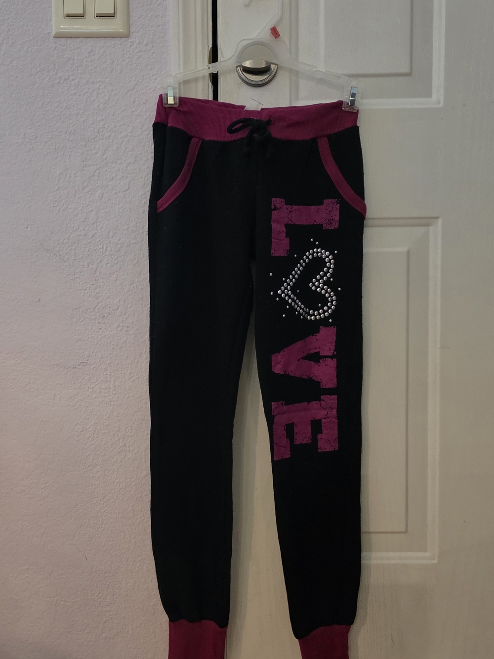 No Boundaries Small  Black & Magenta 'LOVE' Jogger Pants